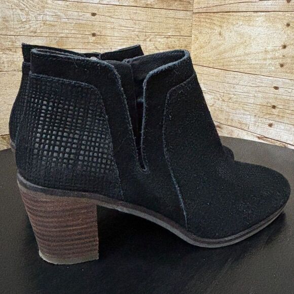 LUCKY BRAND LP-PONIC BLACK SUEDE TEXTURED CASUAL EVERYDAY ANKLE BOOTS SIZE 8M - Picture 3 of 9